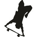 Скейтбордист стоит вверх ногами